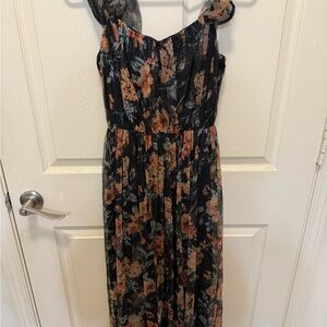 Chic Floral Maxi Dress in Black and Orange